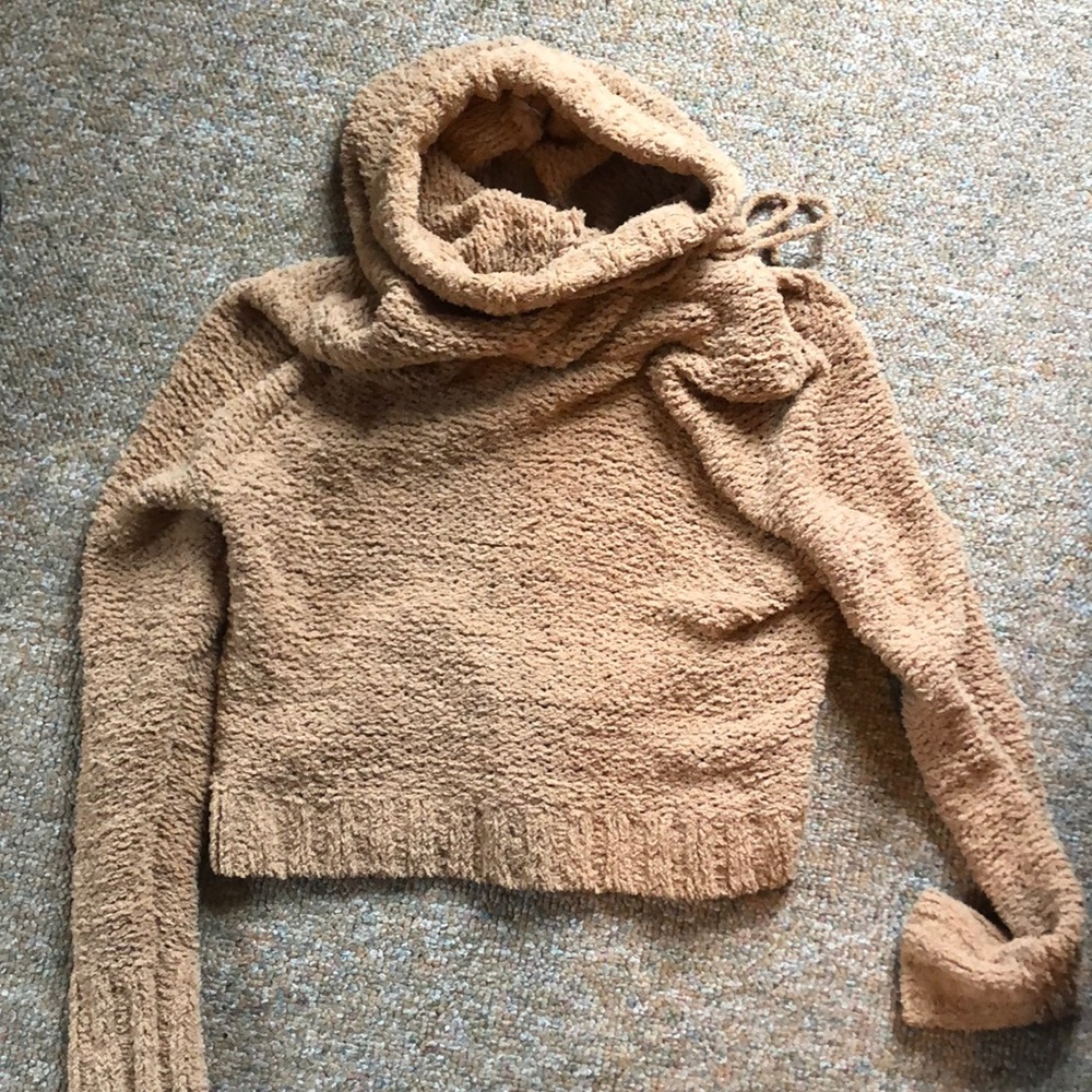 Knit Sweater/Sweatshirt